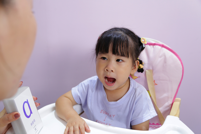 孩子說話晚該如何解決？