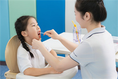 孩子口吃如何糾正？